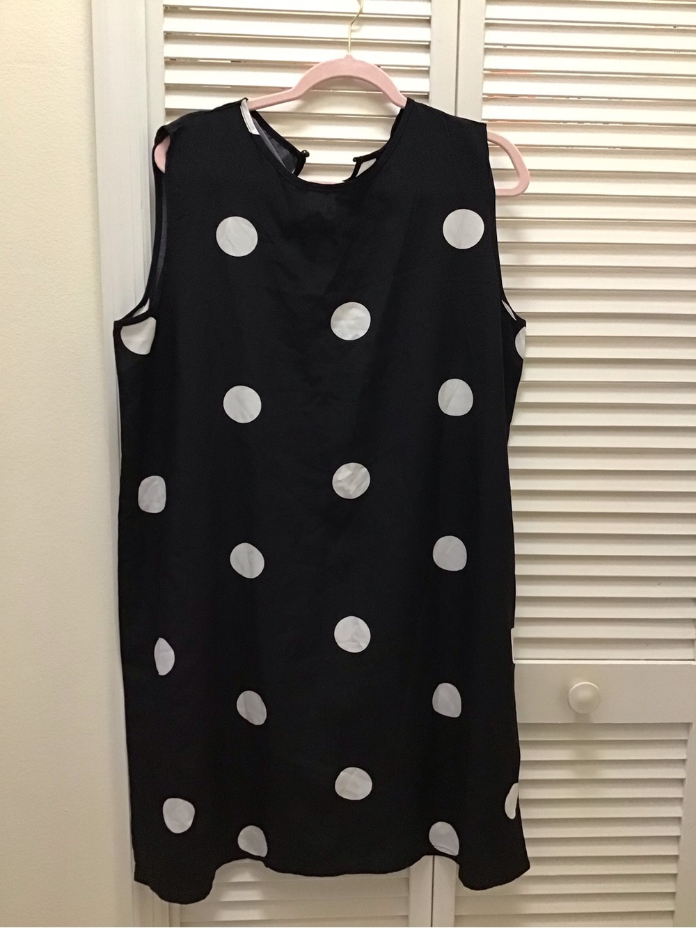 SHEIN Black Sleeveless Mini Dress with White Polka Dots